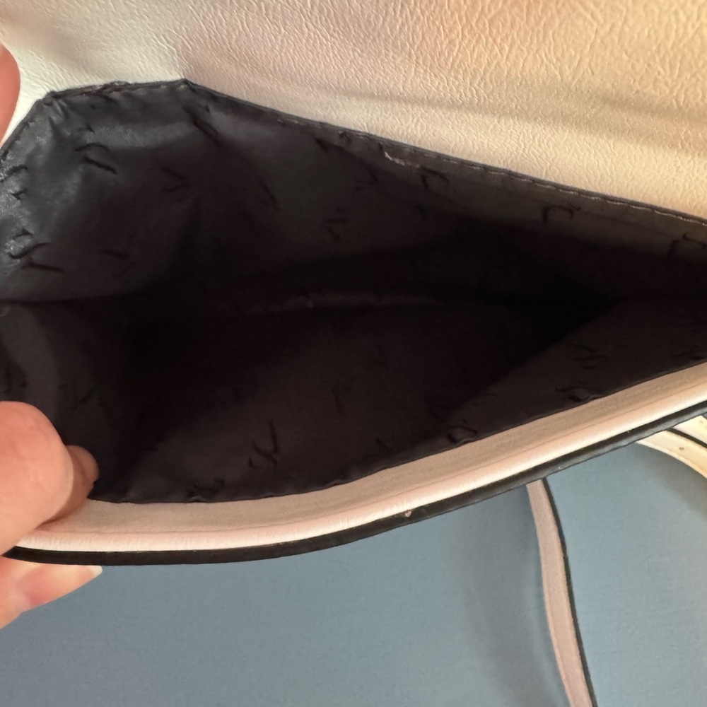 Simply Vera Vera Wang Cream Crossbody Bag - Picture 5 of 7